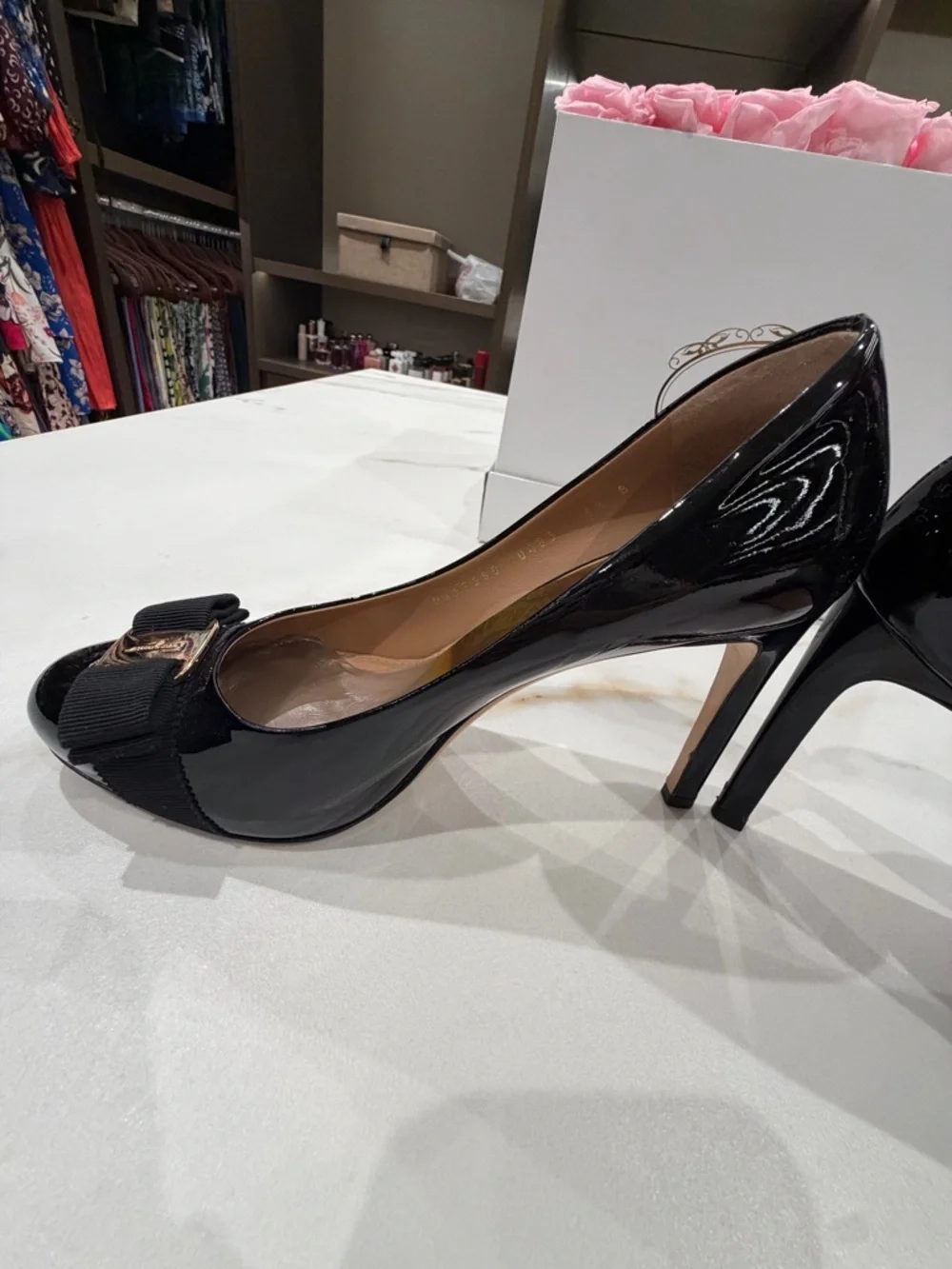 Salvatore Ferragamo Black Patent Vara Bow Pumps with Gold Plate - Picture 3 of 8